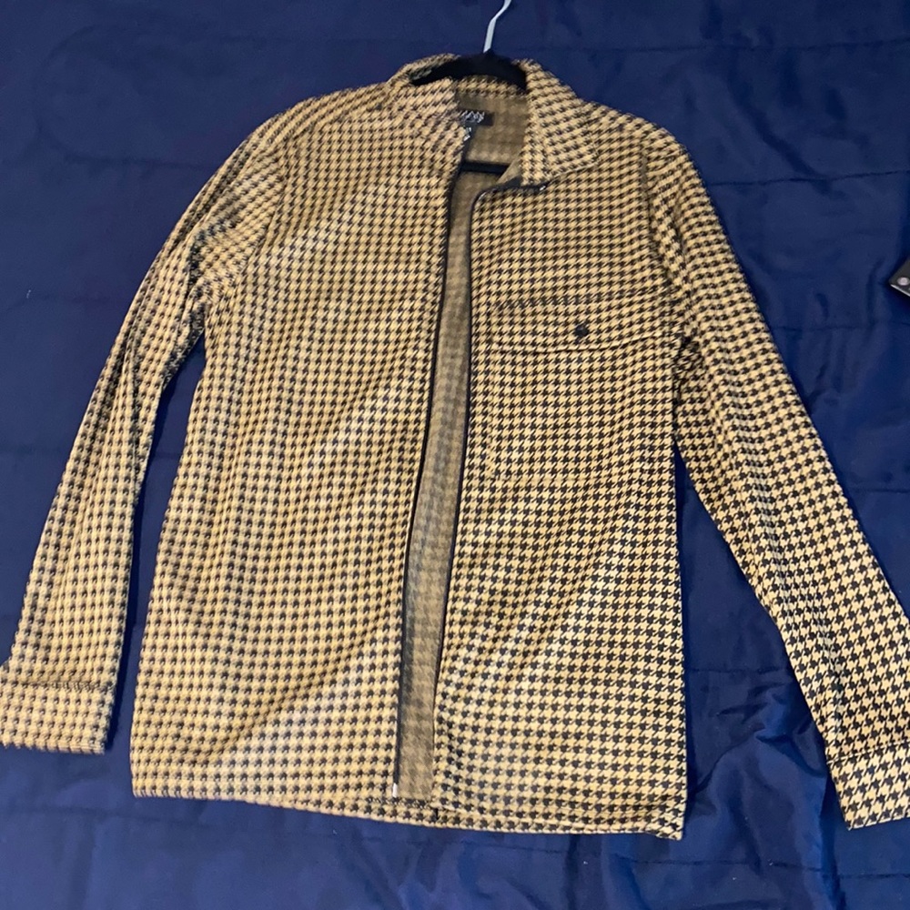 Zip up over shirt